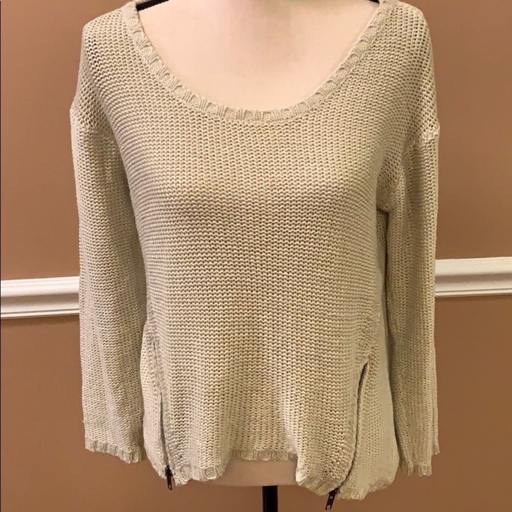 Women’s sweater